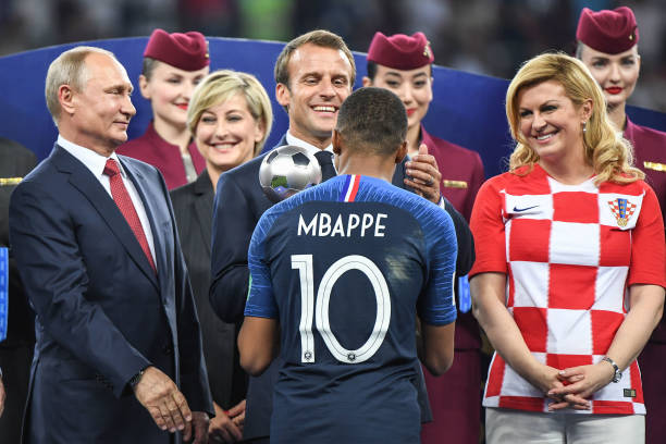 更是对未来 更是对未来